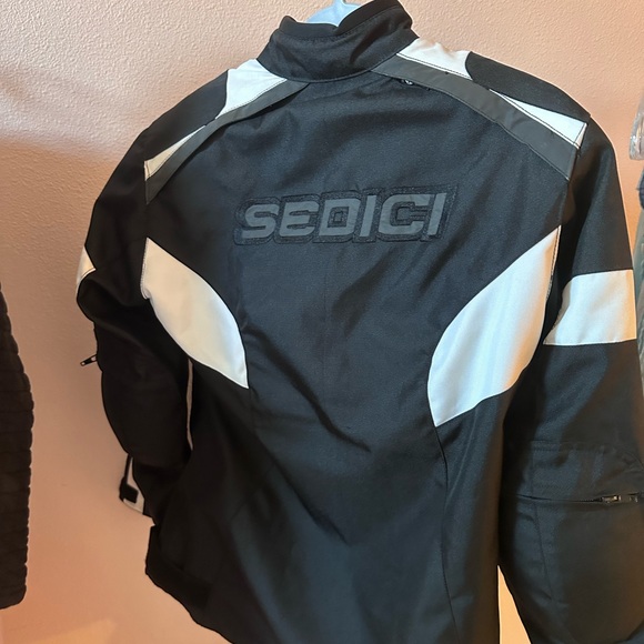 size M
SEDICI #16 MOTORCYCLE JACKET w/ ZIP OUT LINER BLACK - Picture 3 of 8
